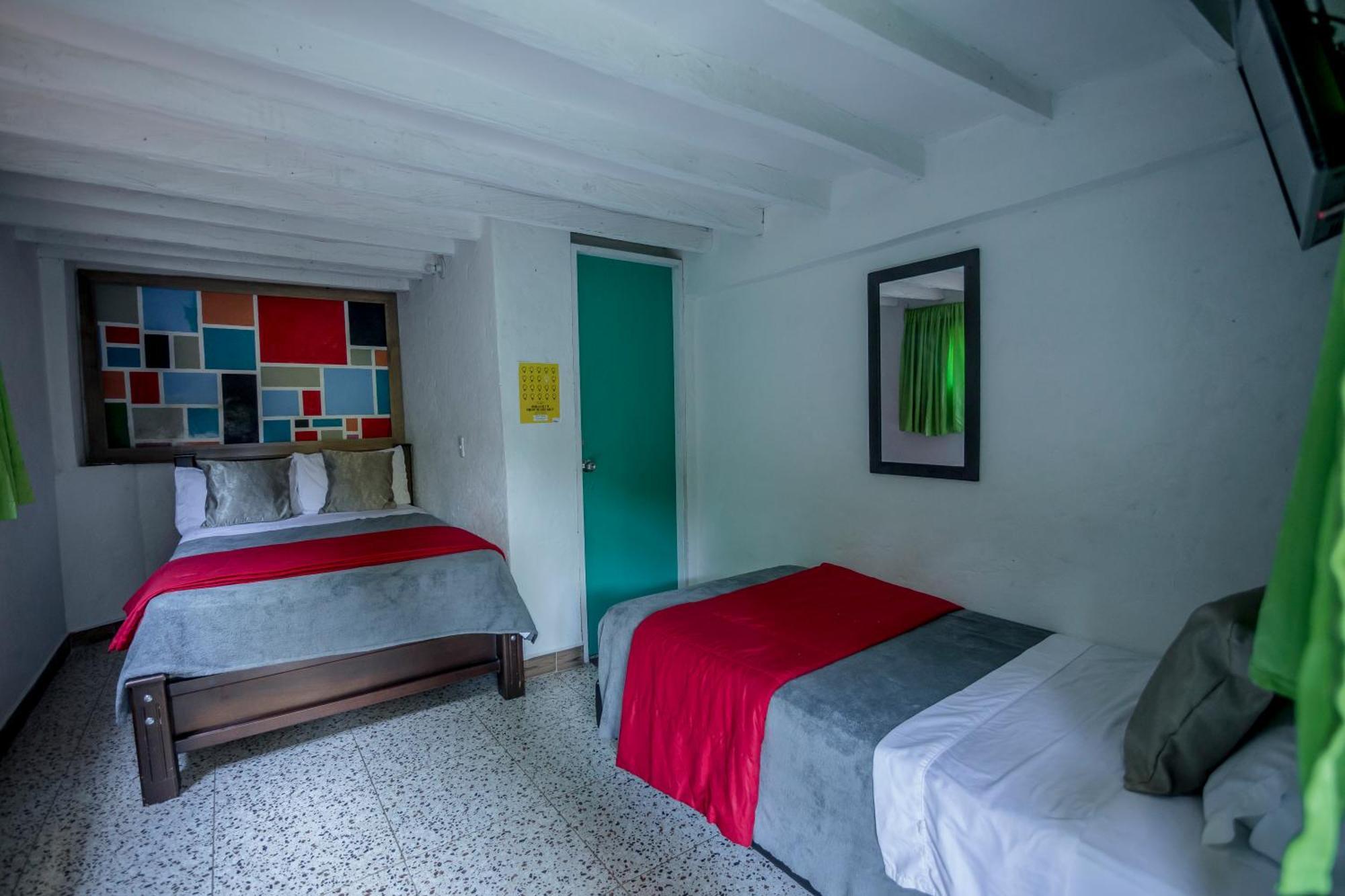 גוארנה Hotel Marrokos Aeropuerto Jose Maria Cordova מראה חיצוני תמונה