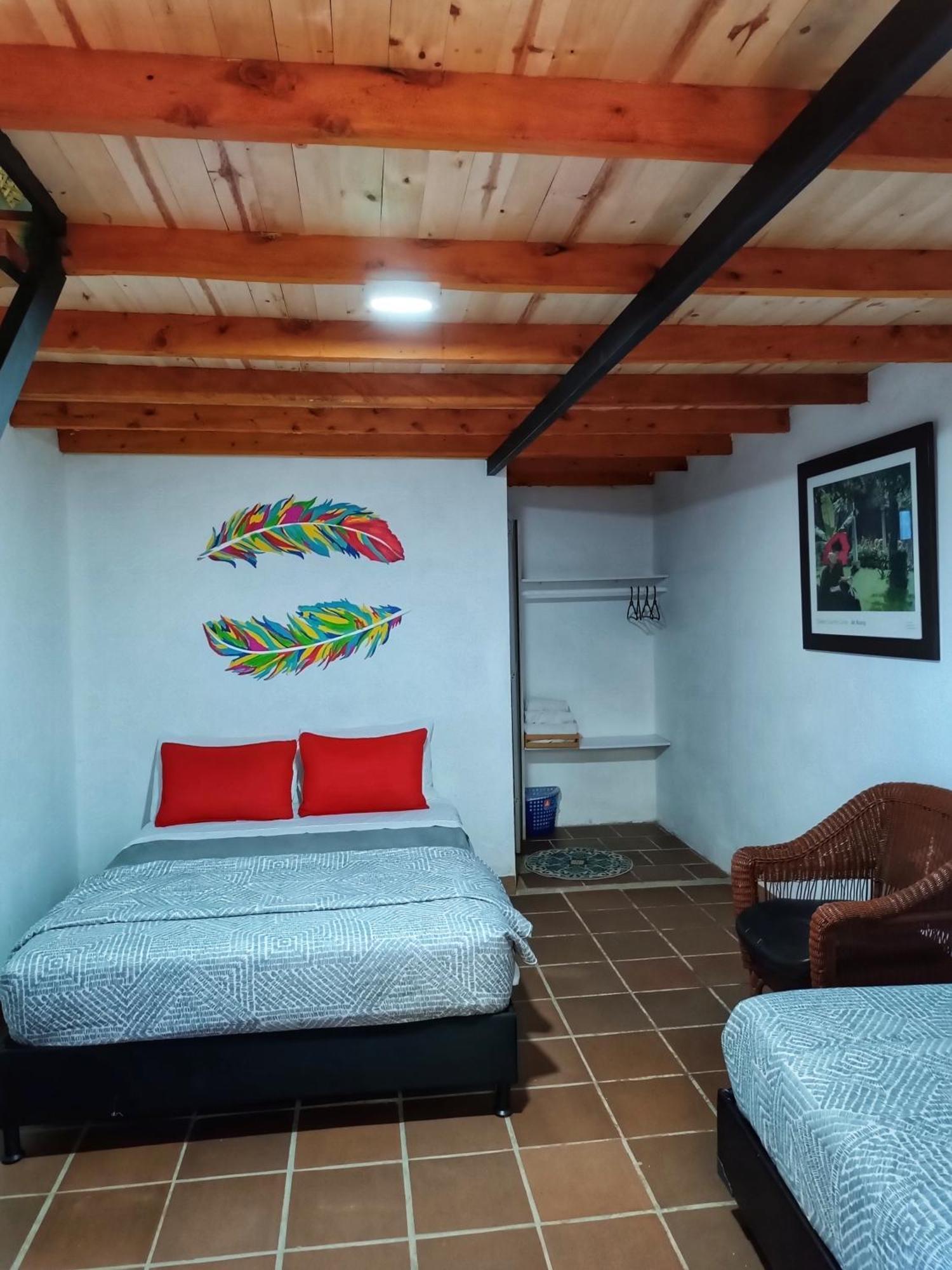 גוארנה Hotel Marrokos Aeropuerto Jose Maria Cordova מראה חיצוני תמונה