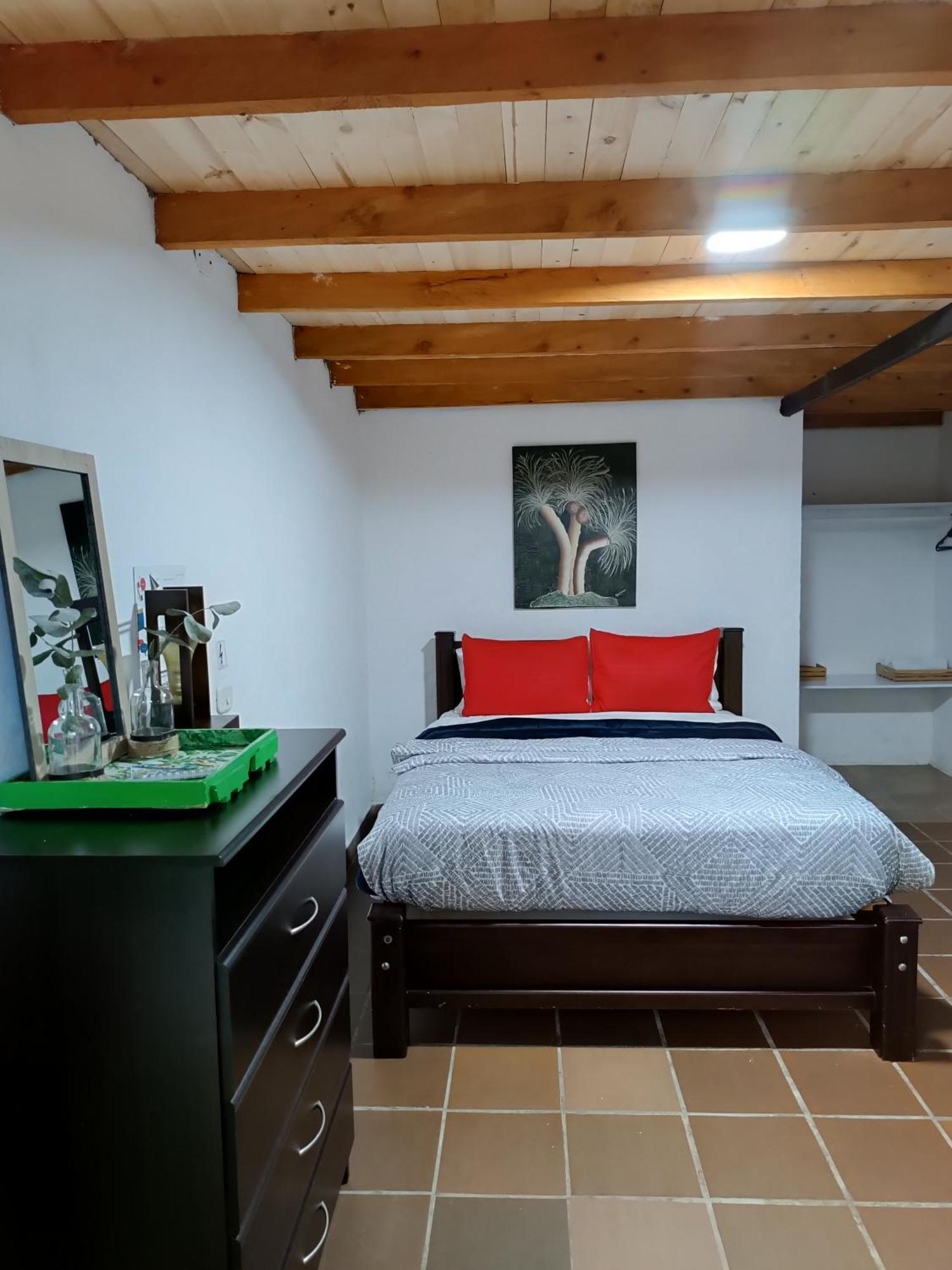 גוארנה Hotel Marrokos Aeropuerto Jose Maria Cordova מראה חיצוני תמונה