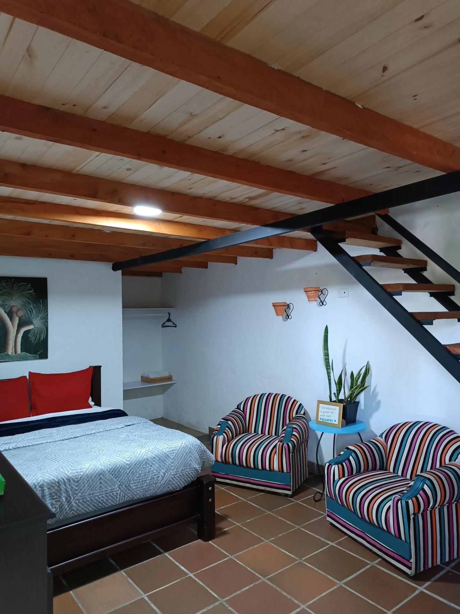 גוארנה Hotel Marrokos Aeropuerto Jose Maria Cordova מראה חיצוני תמונה