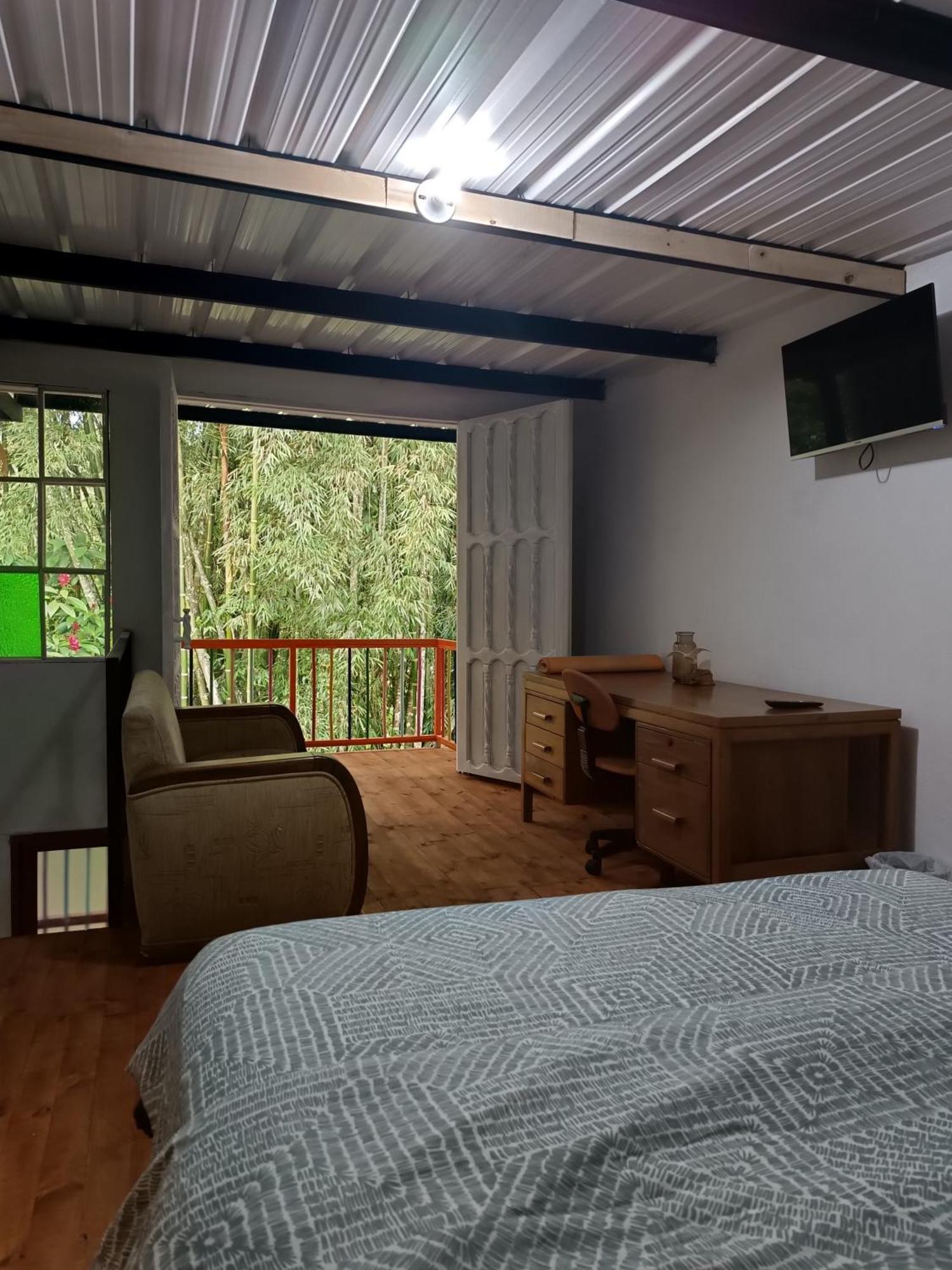 גוארנה Hotel Marrokos Aeropuerto Jose Maria Cordova מראה חיצוני תמונה
