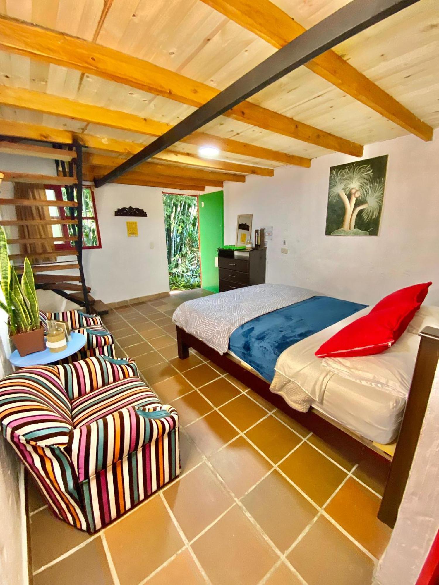 גוארנה Hotel Marrokos Aeropuerto Jose Maria Cordova מראה חיצוני תמונה