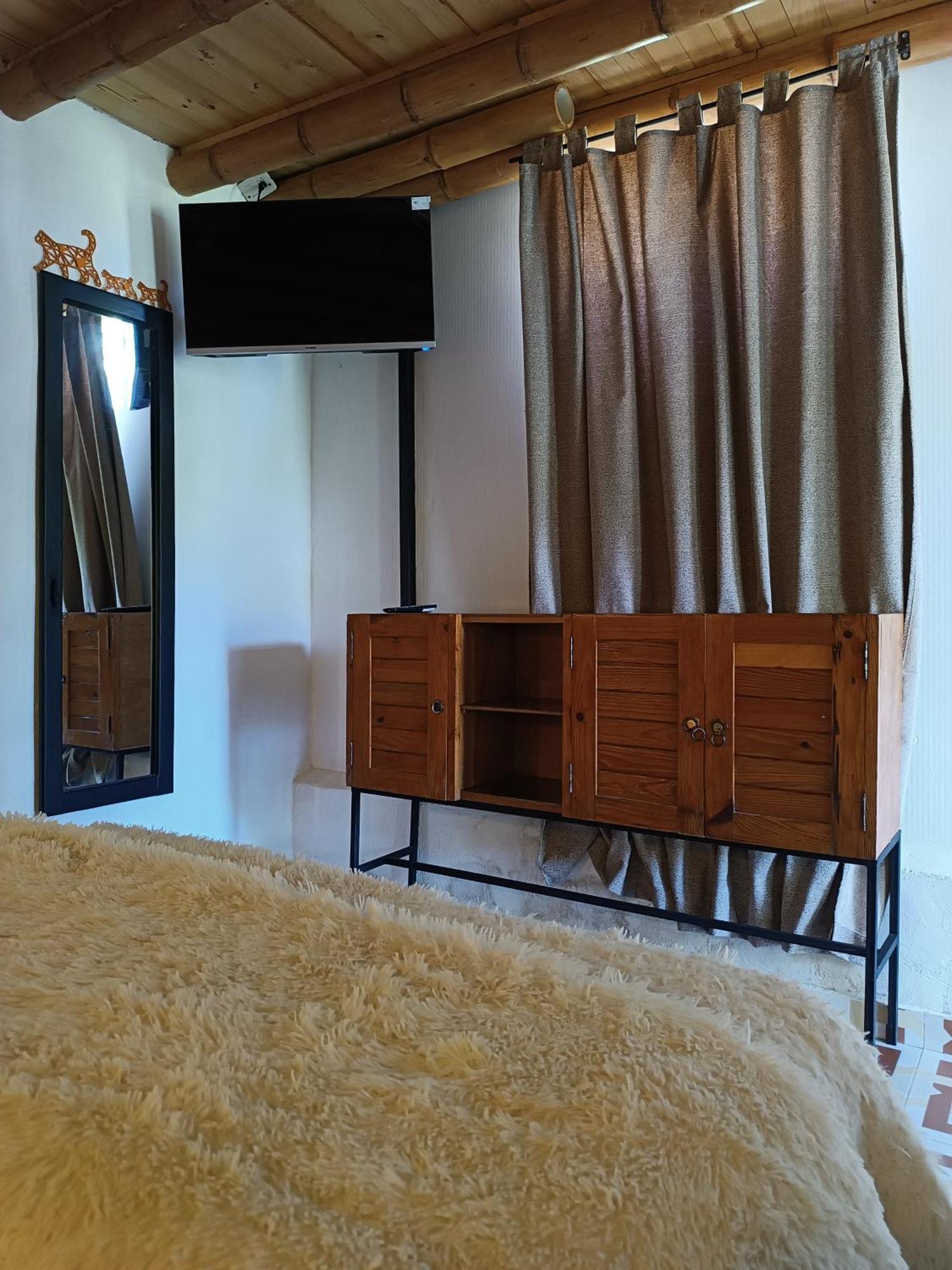 גוארנה Hotel Marrokos Aeropuerto Jose Maria Cordova מראה חיצוני תמונה