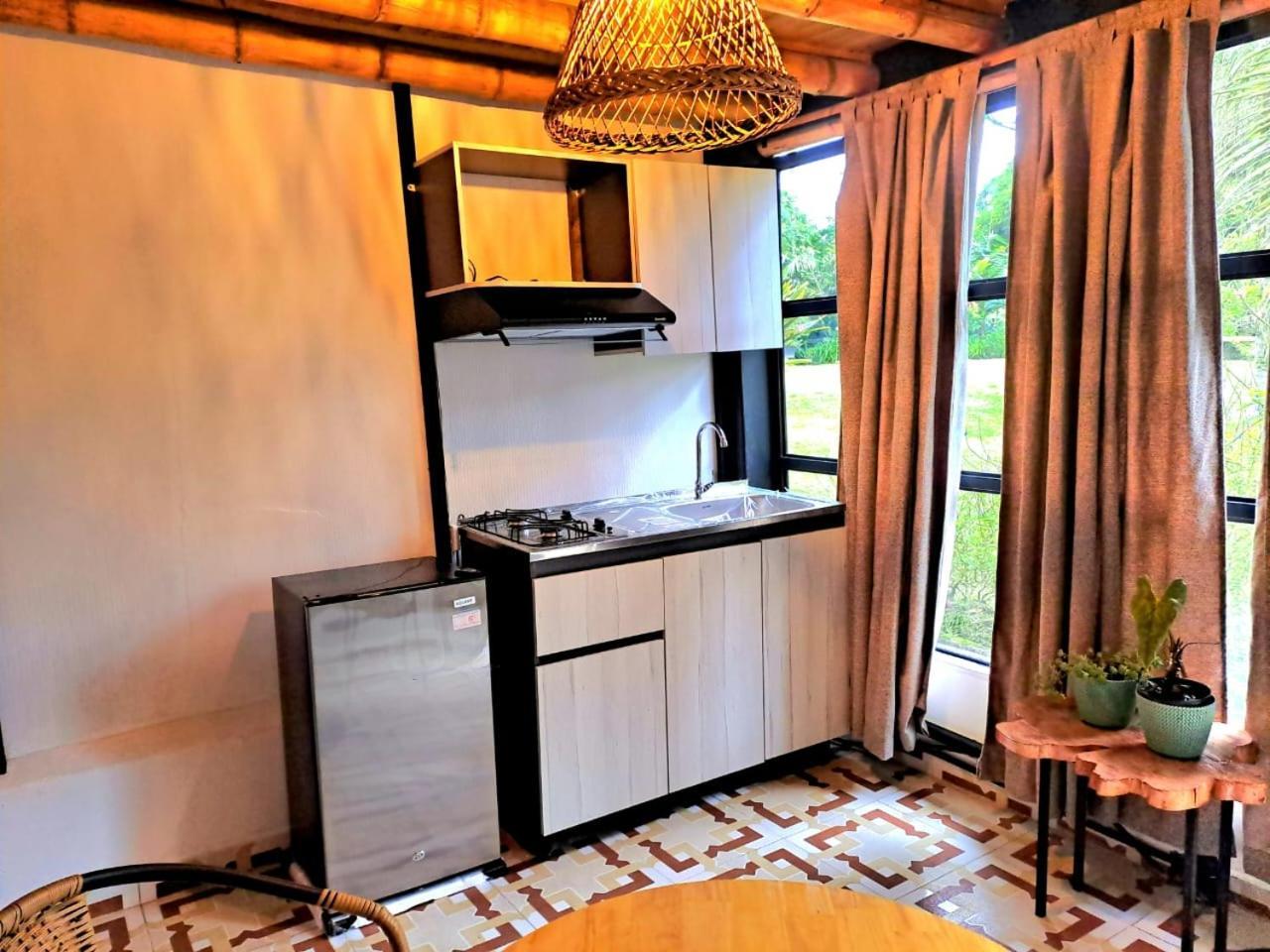גוארנה Hotel Marrokos Aeropuerto Jose Maria Cordova מראה חיצוני תמונה