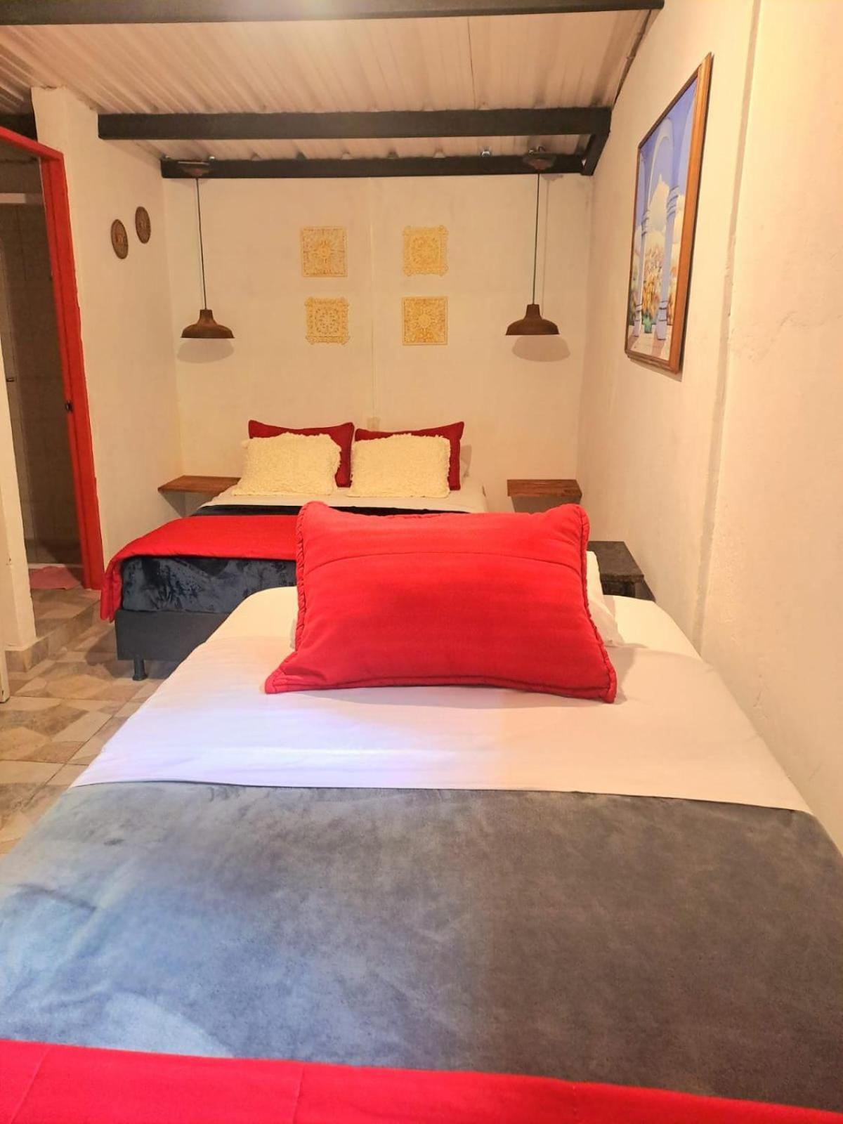 גוארנה Hotel Marrokos Aeropuerto Jose Maria Cordova מראה חיצוני תמונה